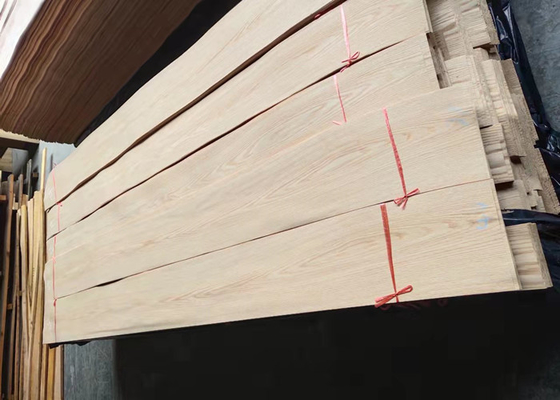 Crown Cut Thin Red Oak Veneer Sheet 2.2m - 2.7m Panjang Untuk Kulit Pintu