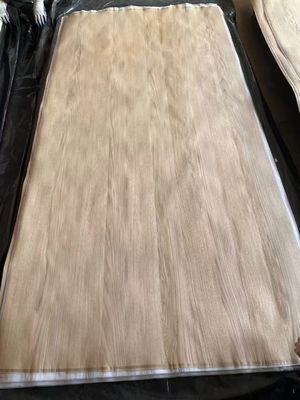 Lembar veneer yang disigar secara alami dengan potongan American White Oak Crown