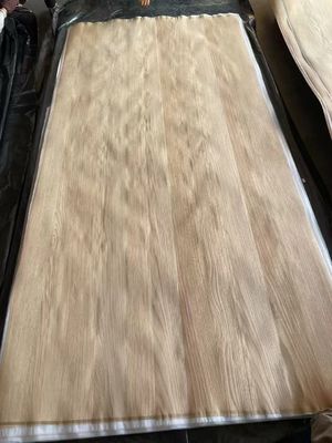Lembar veneer yang disigar secara alami dengan potongan American White Oak Crown