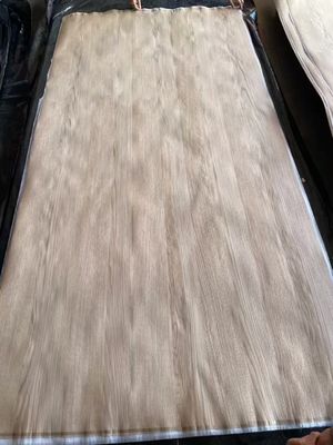 Lembar veneer yang disigar secara alami dengan potongan American White Oak Crown