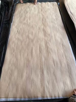 Lembar veneer yang disigar secara alami dengan potongan American White Oak Crown