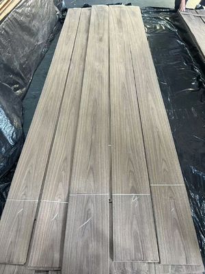 Kualitas Tinggi American Walnut Crown Cut / Plain Cut Veneer Untuk Dekorasi Hotel
