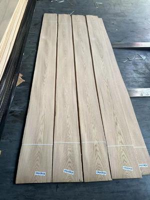 Lembar veneer Oak yang belum selesai Tekstur halus untuk proyek perabotan Oak khusus