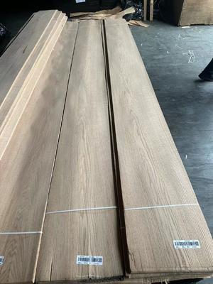 Lembar veneer Oak yang belum selesai Tekstur halus untuk proyek perabotan Oak khusus