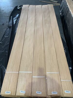 Lembar Veneer Oak dengan Fleksibilitas Baik, Tekstur Halus, dan Ketebalan 0,2-0,6mm untuk Furnitur dan Panel Dinding