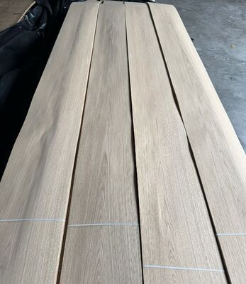 Lembaran Veneer White Oak Crown Cut dengan Fleksibilitas Baik dan Panjang Hingga 2440mm untuk Desain Interior Elegan