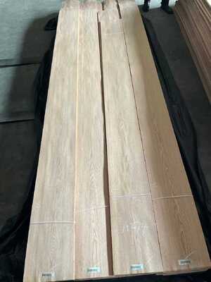 Lembaran Kayu Oak Veneer Fleksibel dengan Ketebalan 0.2-0.6mm dan Serat Crown Cut untuk Furnitur dan Pelapis Dinding