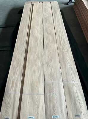Lembaran Kayu Oak Veneer Fleksibel dengan Ketebalan 0.2-0.6mm dan Serat Crown Cut untuk Furnitur dan Pelapis Dinding