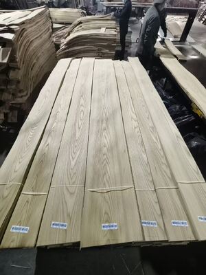 Lembar Veneer Elm Rusia Berkualitas Tinggi dengan Potongan Quarter dan Potongan Crown untuk Furnitur dan Dekorasi