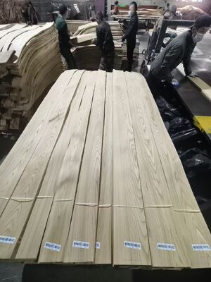 Lembar Veneer Elm Rusia Berkualitas Tinggi dengan Potongan Quarter dan Potongan Crown untuk Furnitur dan Dekorasi