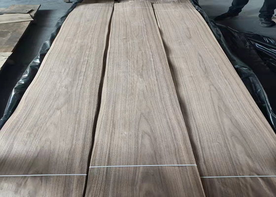 Ketebalan 0.45mm Flat Cut Walnut Wood Veneer Sheet Untuk Kayu Lapis