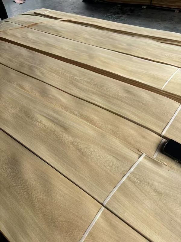 Kualitas Tinggi Eyong Crown Cut / Plain Cut Veneer Untuk Dekorasi Hotel
